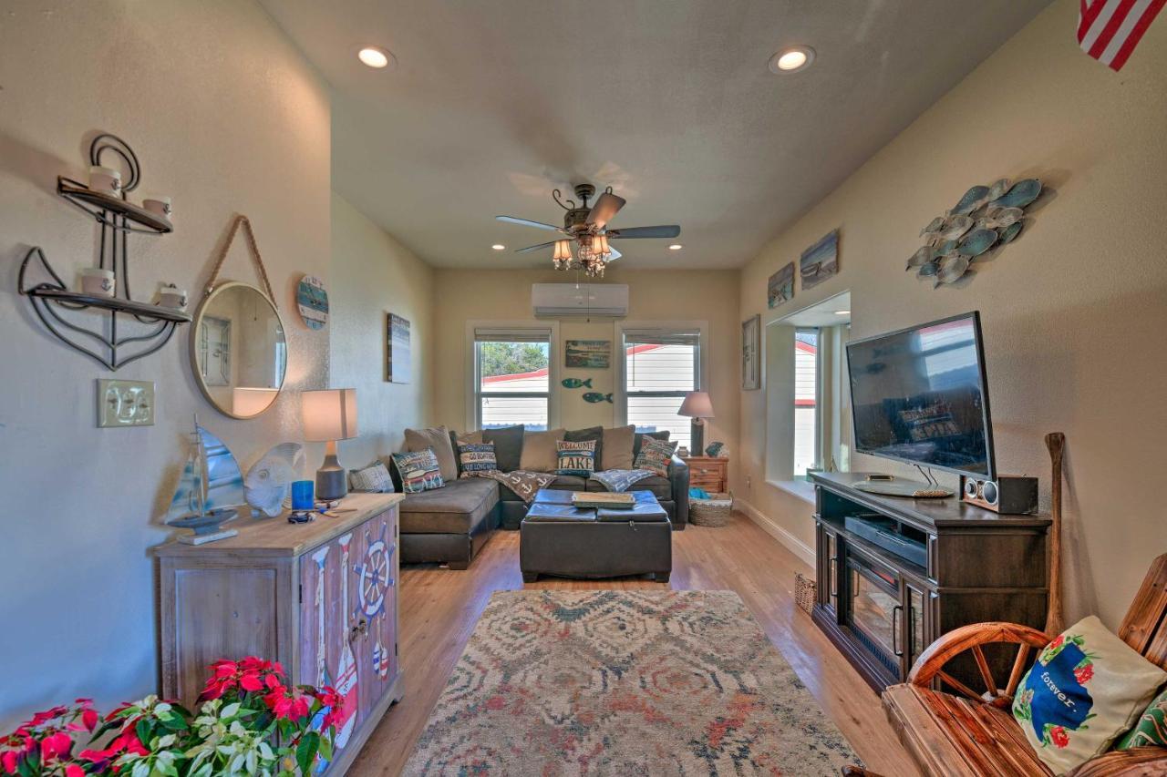 Charming Lake Creek Cabin With Pool Access And Decks Granbury Dış mekan fotoğraf