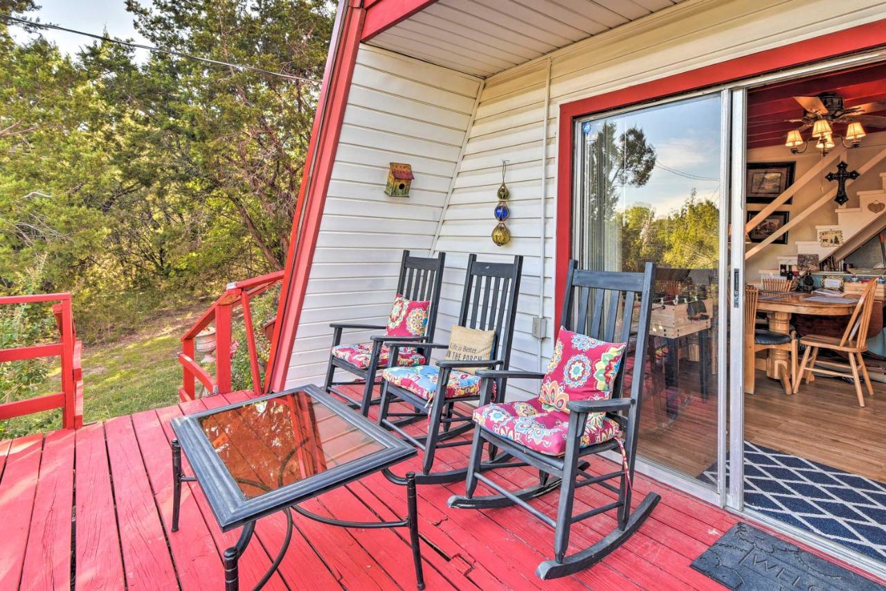Charming Lake Creek Cabin With Pool Access And Decks Granbury Dış mekan fotoğraf